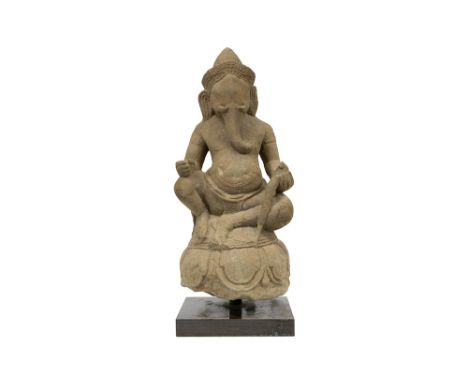 probably 12th Cent. Cambodian Angkor Vat style "Ganesha" sculpture in stone || CAMBODJA  -  ANGKOR VAT stijl  -  waarschijnli