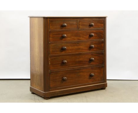 antique English chest of drawers in mahogany || Antieke Engelse commode in acajou met zes laden  -  120 x 122 x 53 cm 