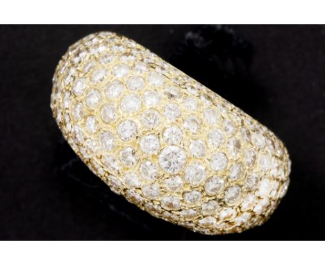vintage ring in yellow gold (18 carat) with circa 3,50 carat of quality brilliant cut diamonds || Vintage ring in geelgoud (1