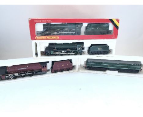 4 X 00 Gauge Locomotives. Including a Boxed G.W.R. Hall Locomotive. R.761 No Reserve.
