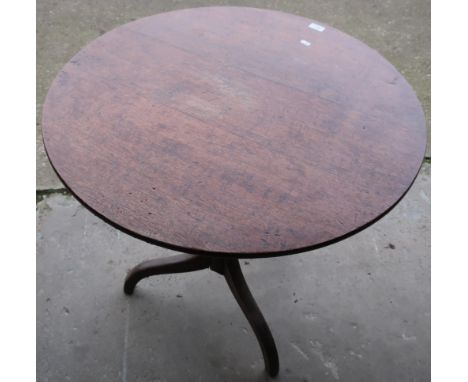 19th C oak tilt circular top tripod table on turned column support (diameter 78cm) 