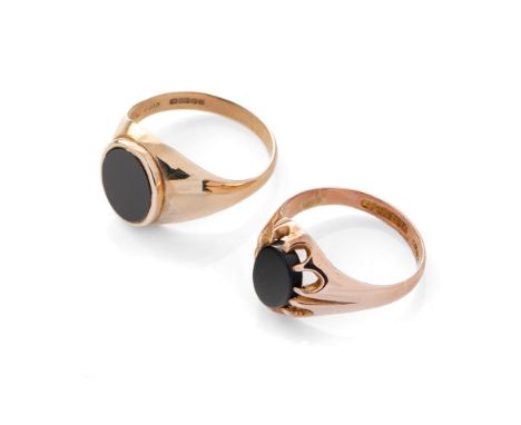 9ct gold gents ring set with onyx, one in ornate clasps in rose gold, size S and W, 7.6 grams (2).  