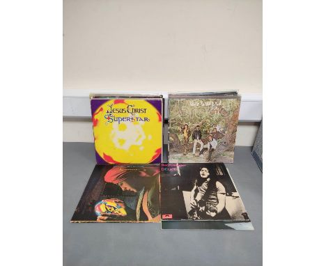 Box of mixed records to include Rory Gallagher Deuce, Carole King Tapestry, Electric Light Orchestra Discovery, and others.&n