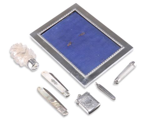 ASSORTED SILVER PIECES, GEORGIAN AND LATER, including A GEORGE V SILVER VESTA,&nbsp;by Joseph &amp; Richard Griffin, Chester 