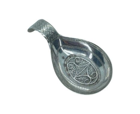 Unusual Georgian Silver Caddy Spoon. Samuel Pemberton, Birmingham 1802. 10 g. Unusual filligree work to bowl of spoon.Length 