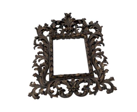 Heavily carved oak, Florentine style wall mirror, ungilded98 x 78 cmQty: 1