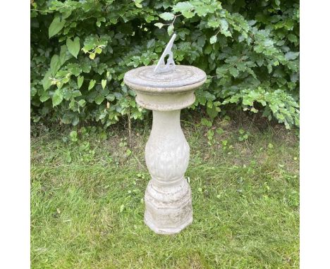 Composite stone sundial with octagonal base79 cm approximate heightQty: 1Condition report: No issues or noticeable damage