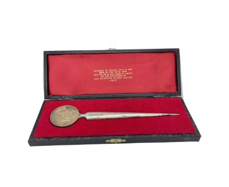 A Cased Elizabeth II Silver Jubilee Letter Opener. Stuart Devlin, London 1977, 67g17.5cm lengthCondition report: Excellent