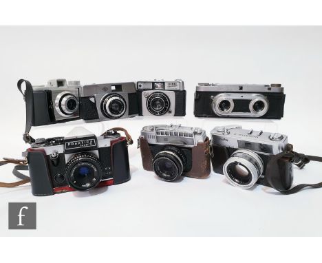 A collection of vintage 1950s/60s cameras to include an Edixa stereo 35mm viewfinder stereo camera, a Praktica super TL 35mm 