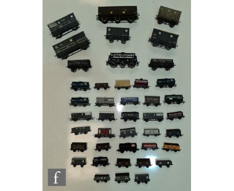 A collection of OO gauge rolling stock, to include boxed Hornby passenger coaches, a breakdown crane, mail coach, etc, assort