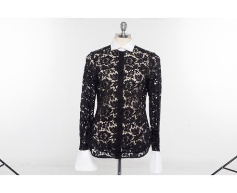 A VALENTINO TWO-TONE LACE SHIRT
Black sheer floral lace button-up shirt with contrasting piqué white collar and long cuffs
Va