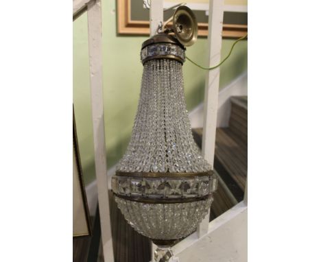 A facet decorated hanging ceiling light with prism lower finial 