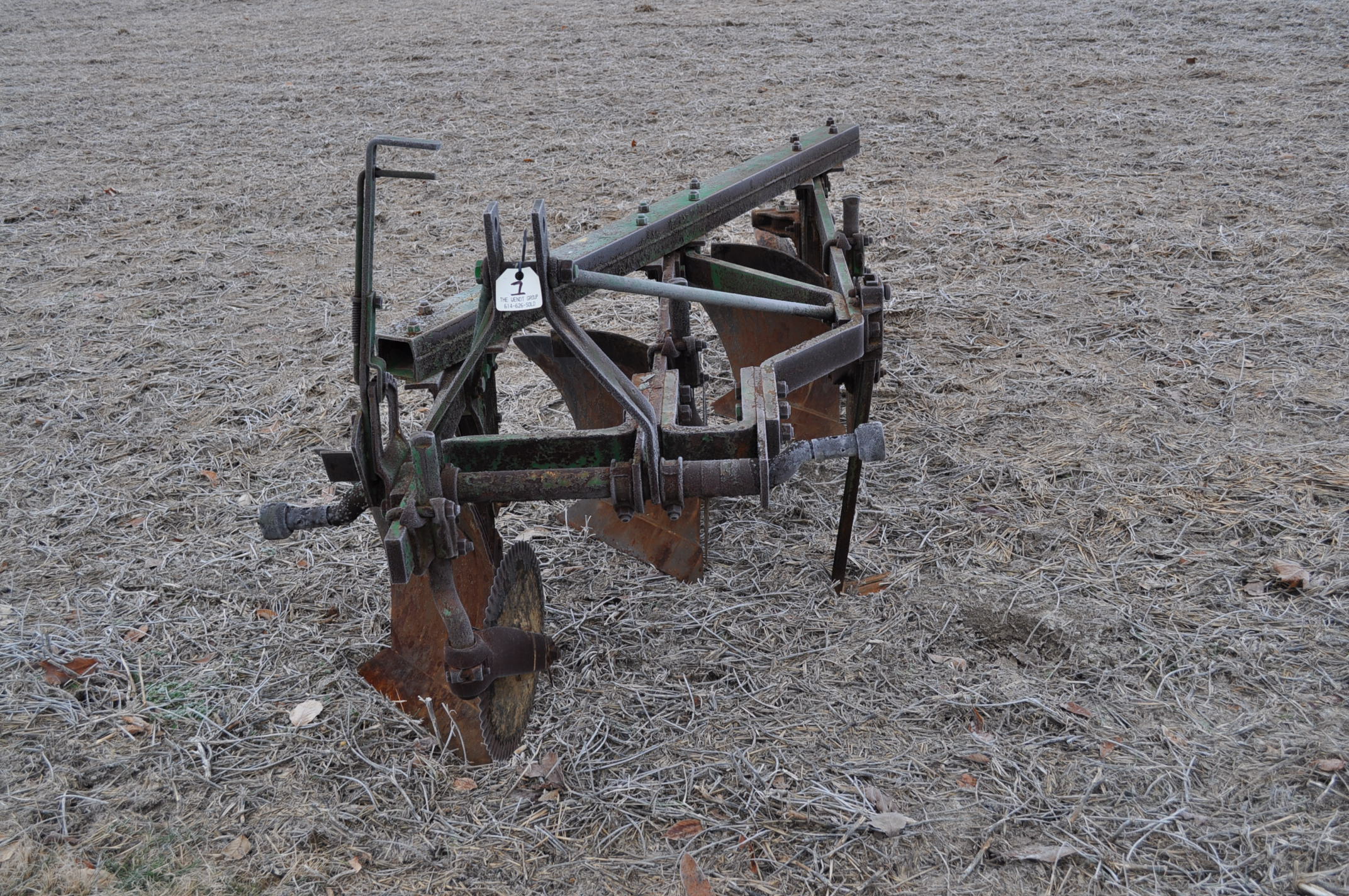 John Deere 3x16 moldboard plow, 3 point