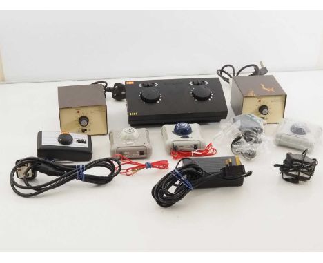 A large group of OO gauge analogue controllers by GAUGEMASTER, BACHMANN and HORNBY - all untested - G (unboxed) (7)