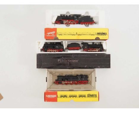 A group of FLEISCHMANN HO gauge German outline steam locos comprising two boxed and two unboxed examples - G/VG in G/VG boxes
