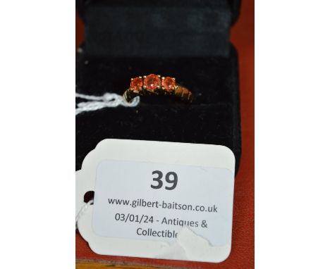 9ct Gold Three Gemstone Ring Size: N ~3g 