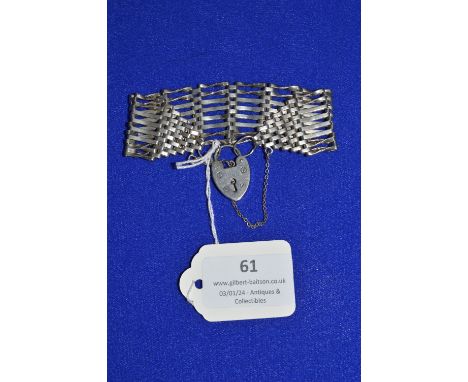 Hallmarked Silver Gate Chain Bracelet - London 1976, ~28.5g 