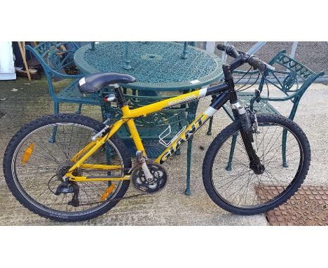 26" Giant Boulder gents sprung forks bicycle with aluminium frame