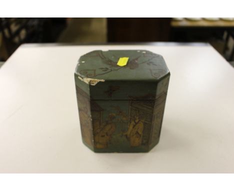 A Chinese green lacquered and gilt decorated single compartment tea caddy