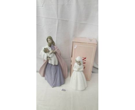 2 NAO by Lladro figurines - "A Mother's Touch (NAO Ref: 02001300), issue year 1998, sculprot: Rafael Lozano, 33 cm. Girl pray