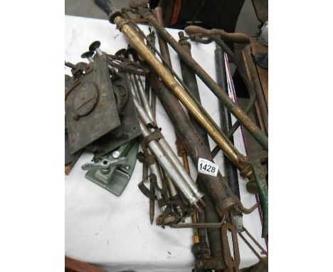 A quantity of tools.
