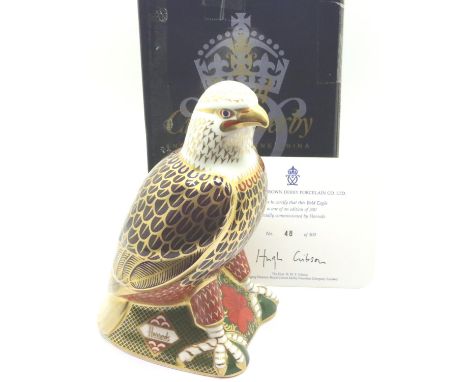 Boxed Royal Crown Derby, limited edition Bald Eagle no 48/300 with gold stopper and certificate, H: 17 cm. No cracks, chips o