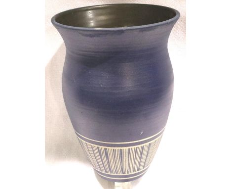 Keith Brymer Jones ceramic vase, H: 21 cm. No cracks, chips or visible restoration. P&amp;P Group 2 (£18+VAT for the first lo