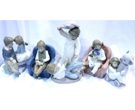 Five mixed Nao figurines, largest H: 18 cm. No cracks, chips or visible restoration. P&amp;P Group 3 (£25+VAT for the first l