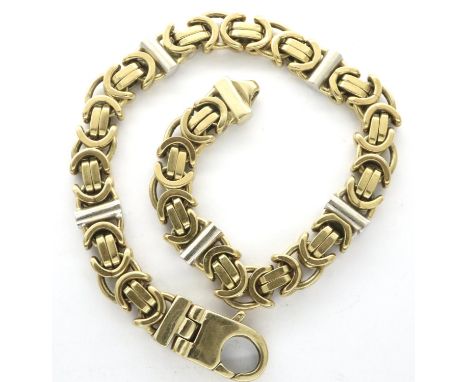 9ct gold two-tone bracelet, L: 19 cm, 22.5g. Good order with no visible damages, sprung clasp works as it should. P&amp;P Gro