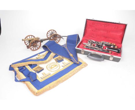 A mixed group of collectable itemsTo include a 20th Century model of a Napoleonic cannon, complete with tender together with 