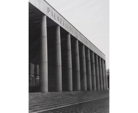 Förg, GüntherFüssen, 1952 - Freiburg i. Br., 2013Blattgröße: 60x 43 cm, o. R.Palazzo dei Congressi, 1995. Silbergelatineabzug