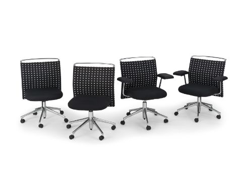 Citterio, AntonioJe 79 x 90 x 58 cmSet aus 4 Stühlen. Modell "AC 2", Hersteller VItra, 1980er Jahre. Zwei mit Armlehnen, zwei