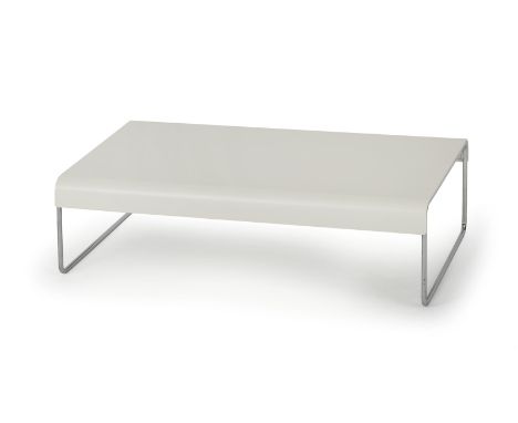 Lissoni, Piero90 x 50 x 25 cmCouchtisch ”Zap 254”. Hersteller: Cassina, 1990er-Jahre. Emailliertes Aluminium und verchromter 