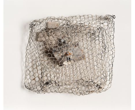 Zangs, HerbertKrefeld, 1924 - 200332 x 36 x 12 cm, R.Ohne Titel, 1953. Drahtgitter, Türschloss mit Griffen, Kreuz aus Karton 