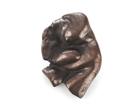 Schoenholtz, MichaelDuisburg, geboren 1937L. 17 cmTorso, c. 1971. Eisen, braun und silbern patiniert. Vorderseitig monogrammi