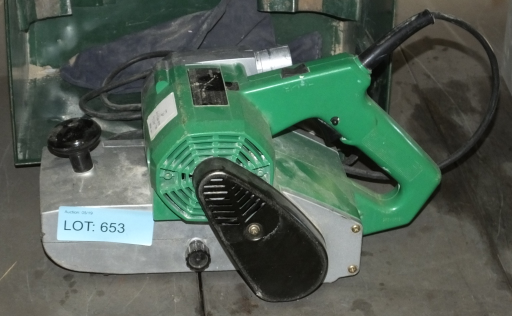 Hitachi SB110 Belt sander in metal carry case