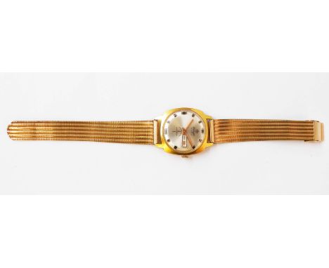A vintage Lings 21 Prix gold plated day/date wristwatch with Swiss movement, on a marked CT 18/750 mesh-link bracelet