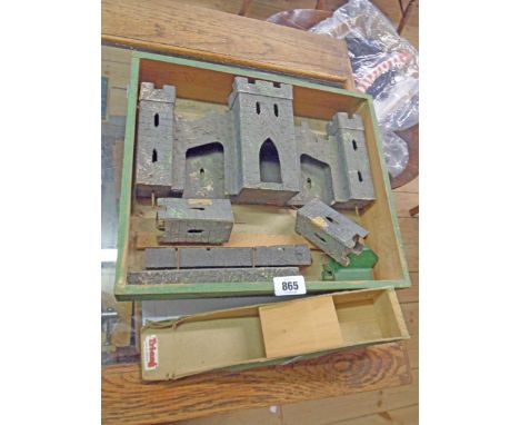 A vintage Tri-Ang wooden Y fort