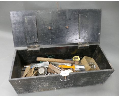 Wooden toolbox with contents, measuring 61cm wide, 23cm deep, 21cm high.