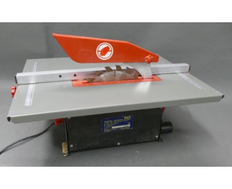 Powercraft TS720 bench top saw. 