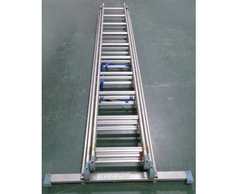3 piece aluminium extension ladder measuring 280cm (not extended). 