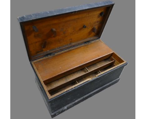 Vintage carpenters toolbox with 3 internal covered compartments and 2 sliding shelves, measuring 84cm wide, 45cm deep, 39cm h