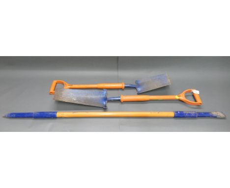 Carter Shocksafe 16" &amp; 11" treaded shovels and Carter Shocksafe chisel and point digging bar.