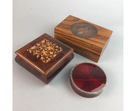 COLLECTION OF SMALL TRINKET BOXES