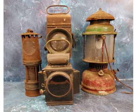 A Dependents Type No. 540 railway lantern,&nbsp; by J.R. Oldfield Ltd;&nbsp; &nbsp;a&nbsp;Hailwoods Improved miner's lamp, by