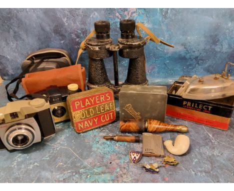 A pair of WWII binoculars by Ross London&nbsp;Bino Prism No.5 Mk IV X7;&nbsp; &nbsp;Players Gold Leaf Navy Cut tin;&nbsp; Spl
