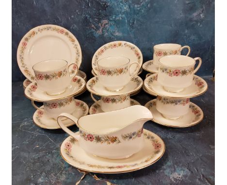 A Royal Albert Belinda pattern tea service,&nbsp; comprising eight teacups, saucers, side plates, dessert plates, sauce boat 