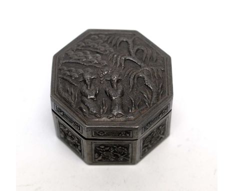 A Chinese 900 standard snuff box of octagonal form, decorated with figures under pine trees to cover and floral panels to bod