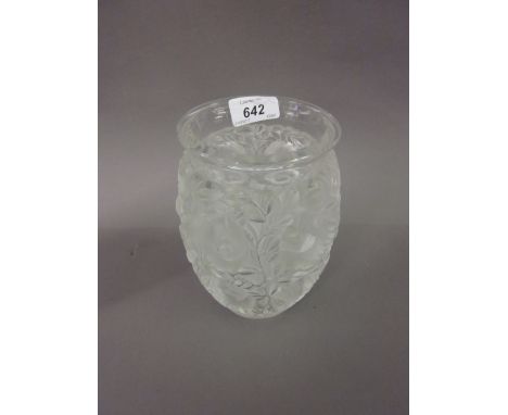 Lalique vase, ' Bagatelle of Love Birds ', circa 1960, 6.5ins high