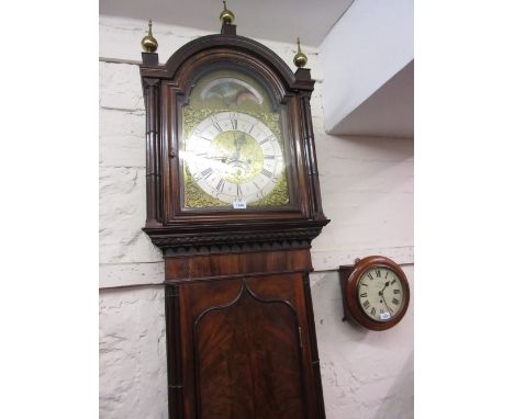 Good quality George III mahogany longcase clock, the arched hood with brass finials above glazed door flanked by triple colum